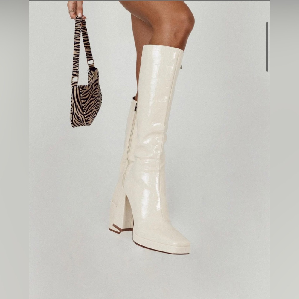 PRINCESS POLLY White Croc Faux Patent Leather Knee High Heeled Boots 7 Women's